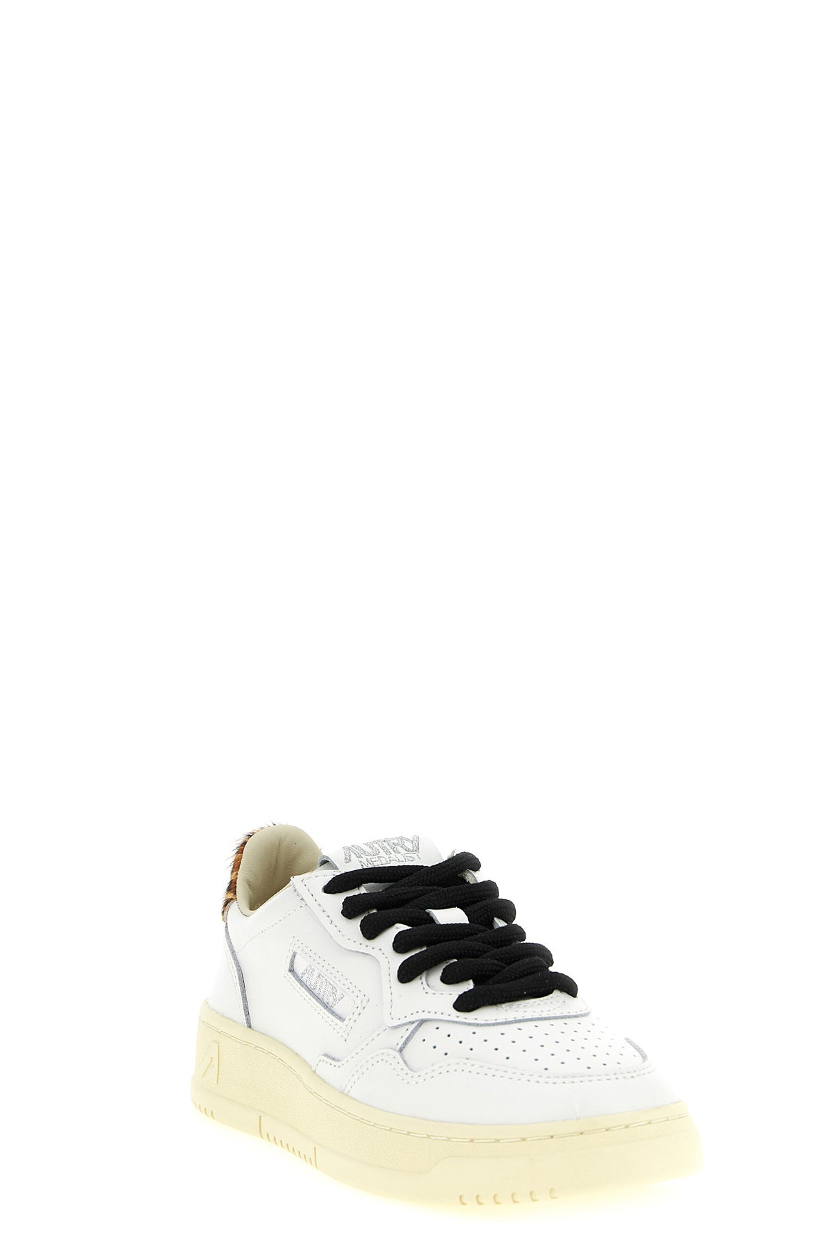 medalist low leather sneakers