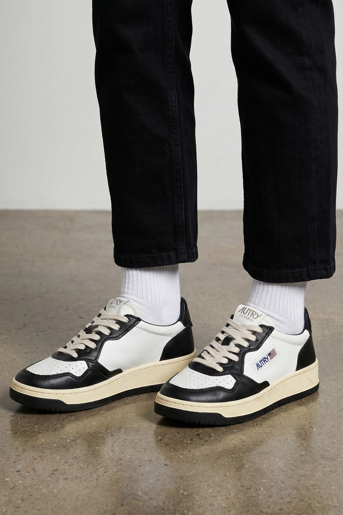 AUTRY 35 medalist low low-top leather sneakers