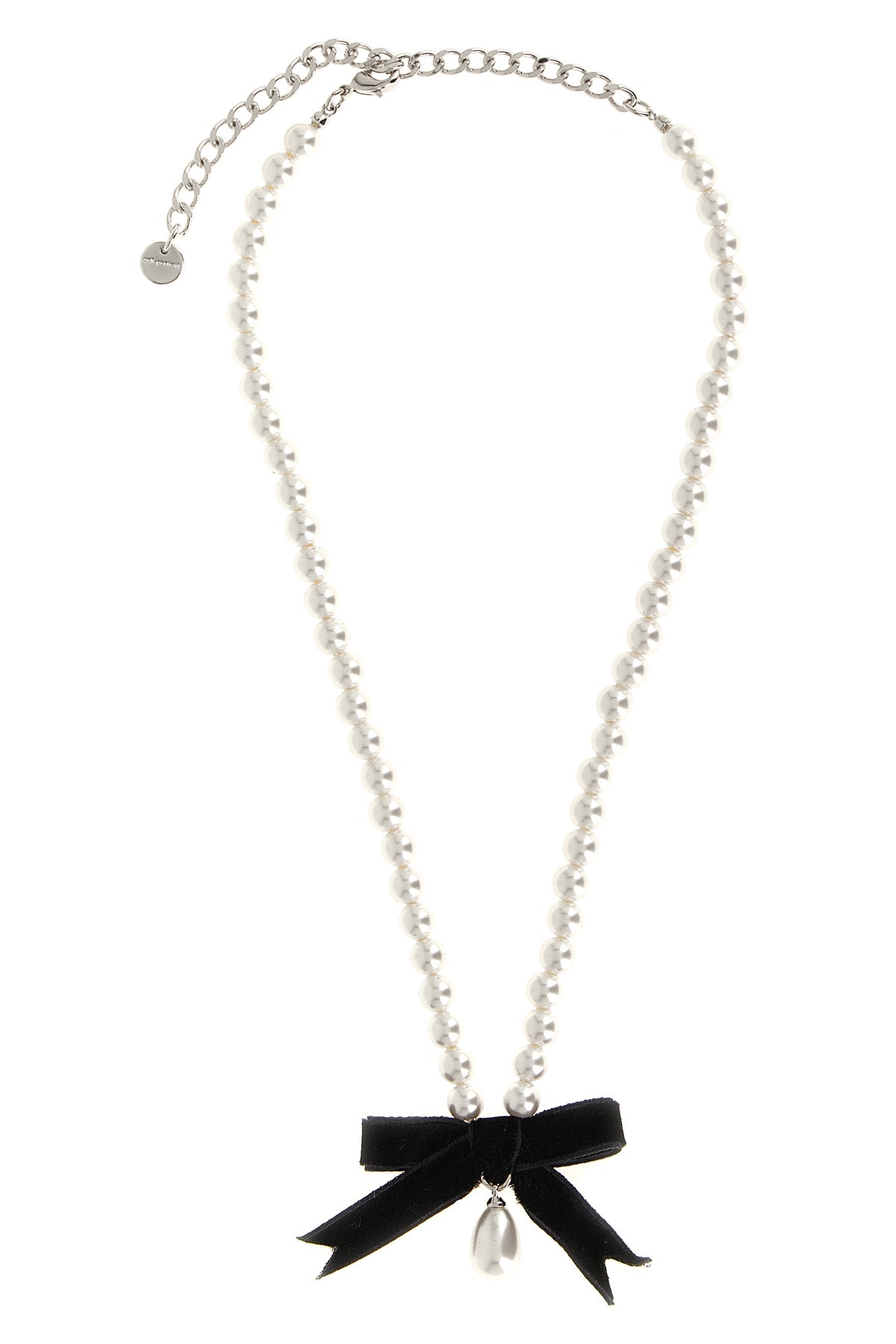 the black bow pearl necklace by self-portrait is structured on a continuous th