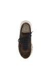 runner sneakers