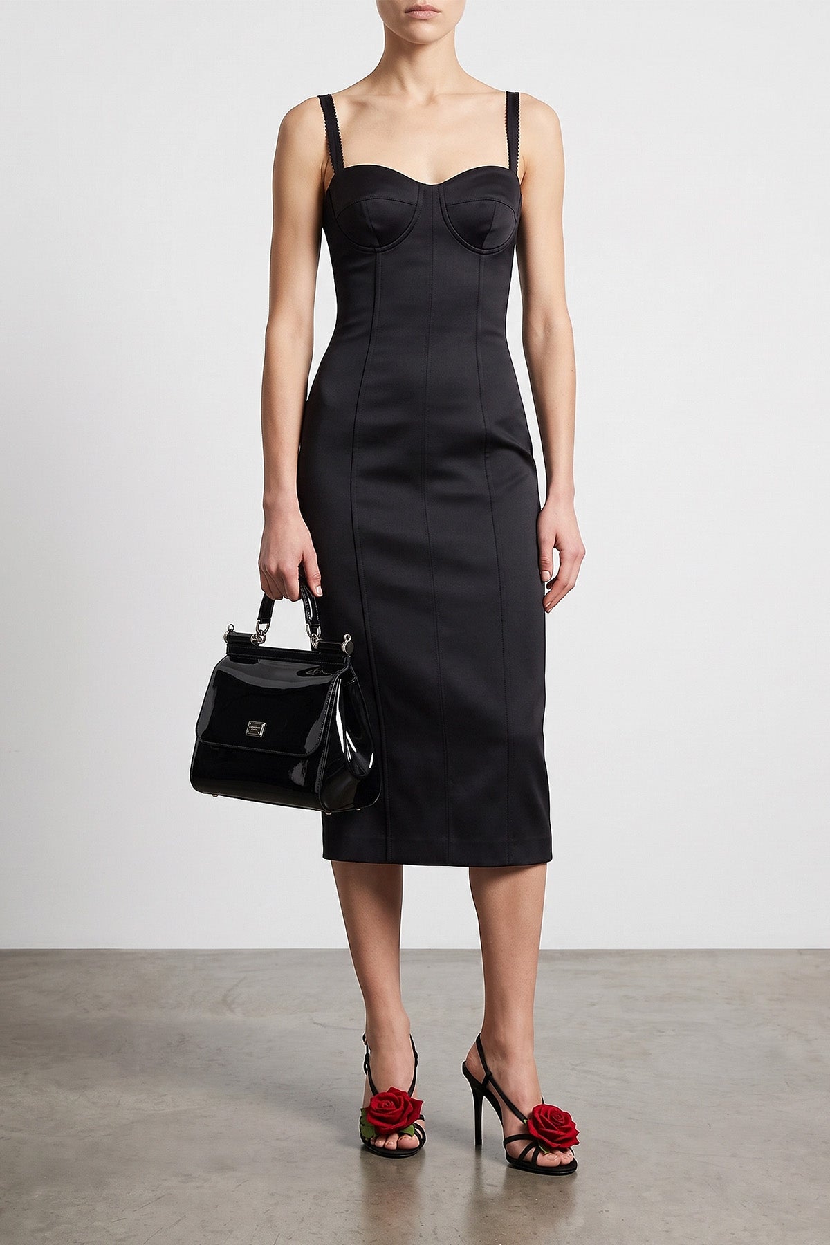 the dolce&gabbana sicily large handbag stands out for its structured silhouett