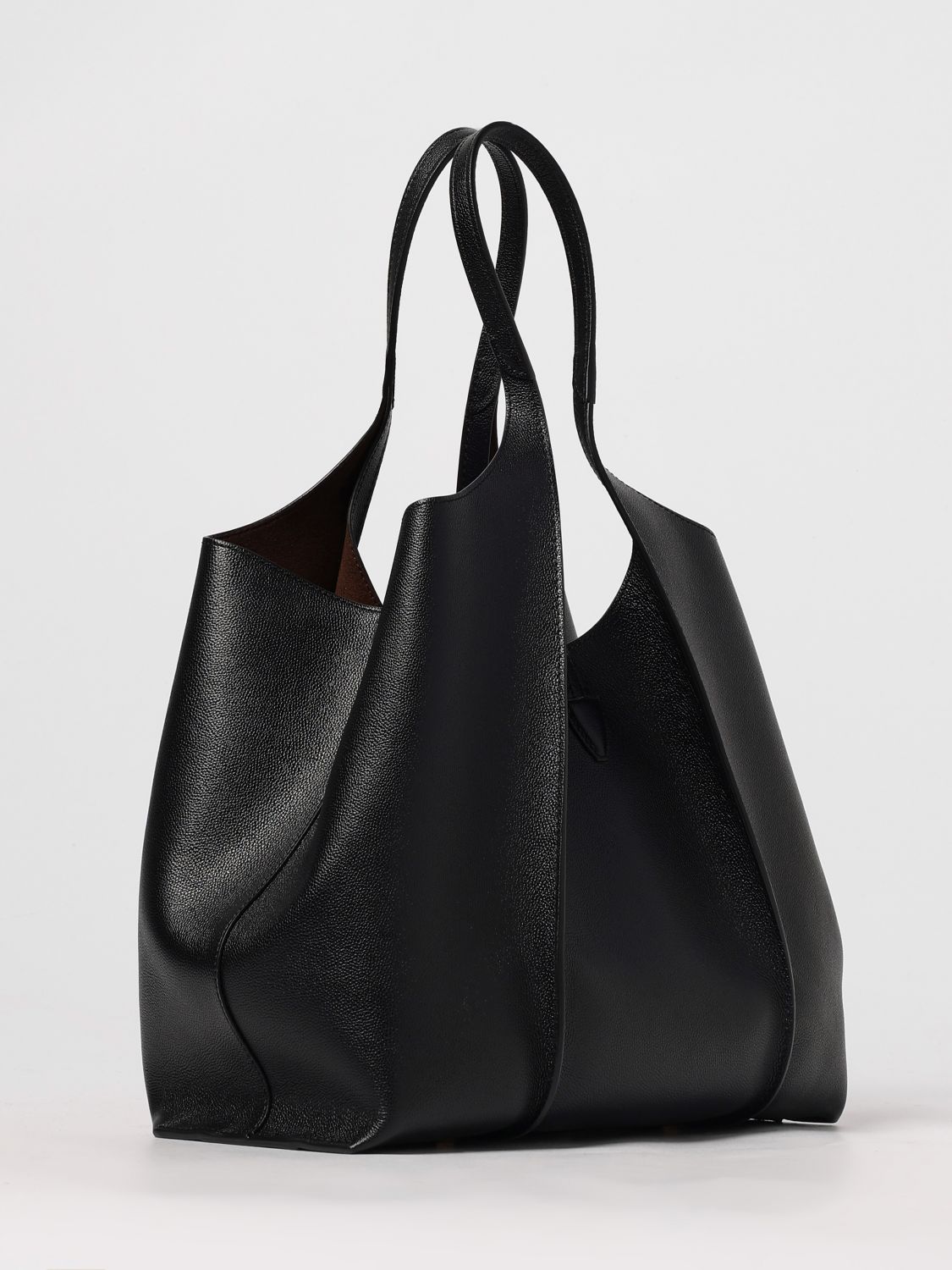 woman's shoulder bag