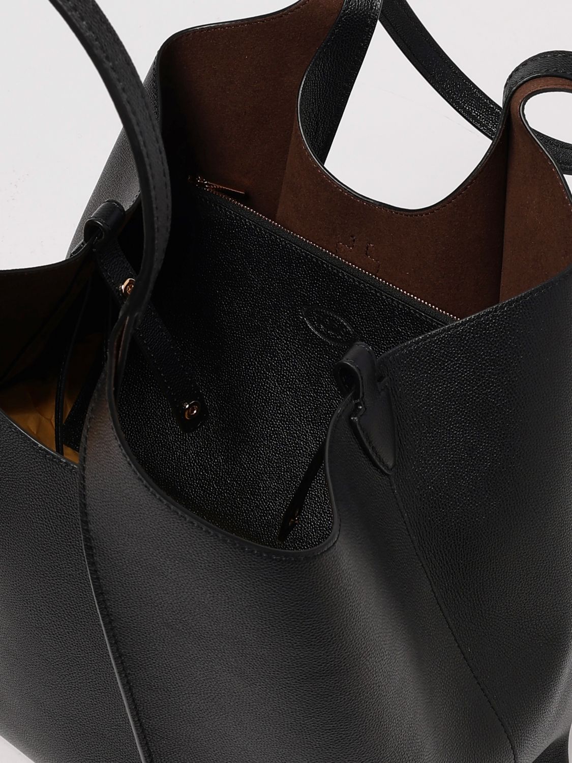 woman's shoulder bag