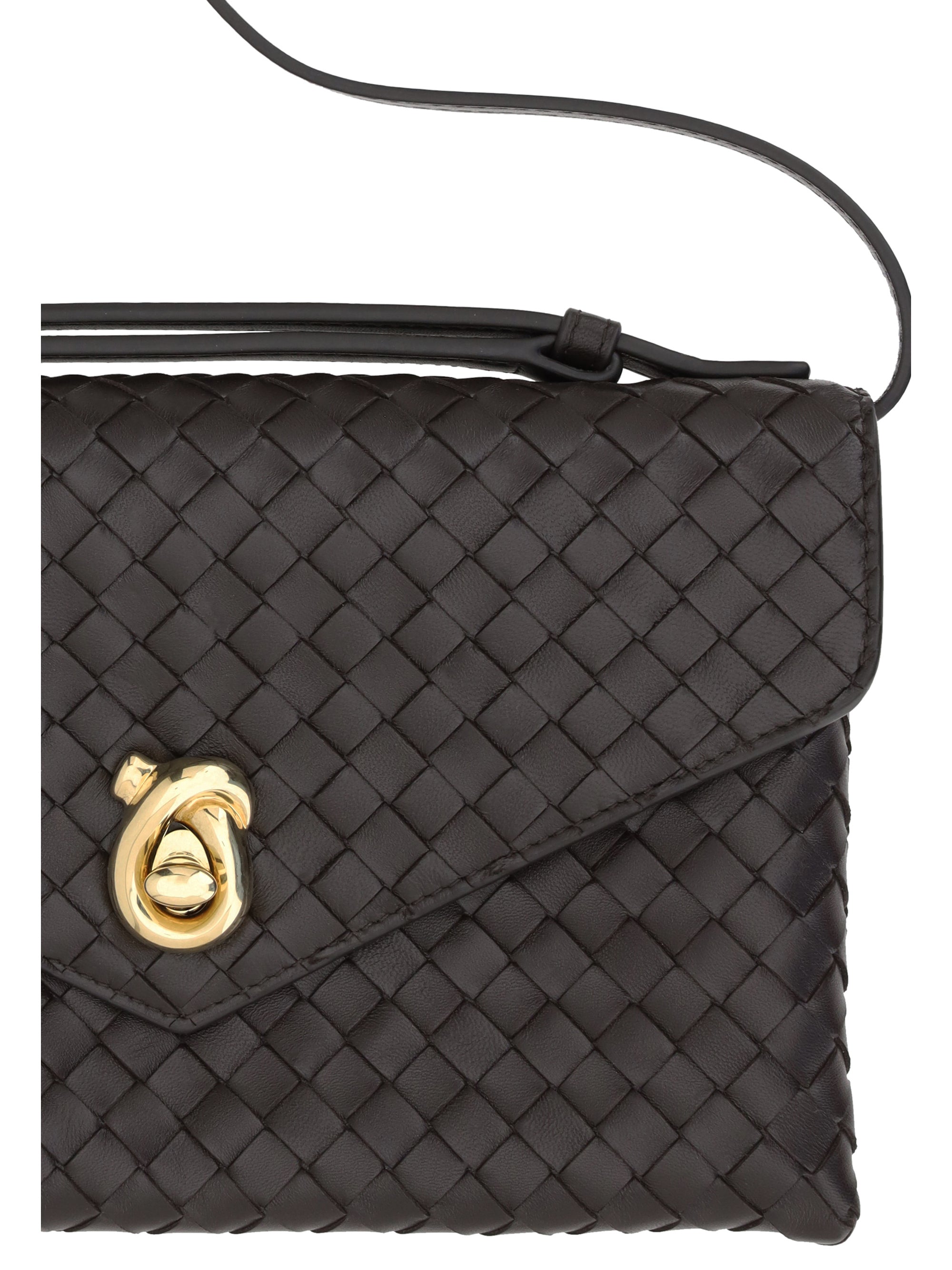 knot lock shoulder bag
