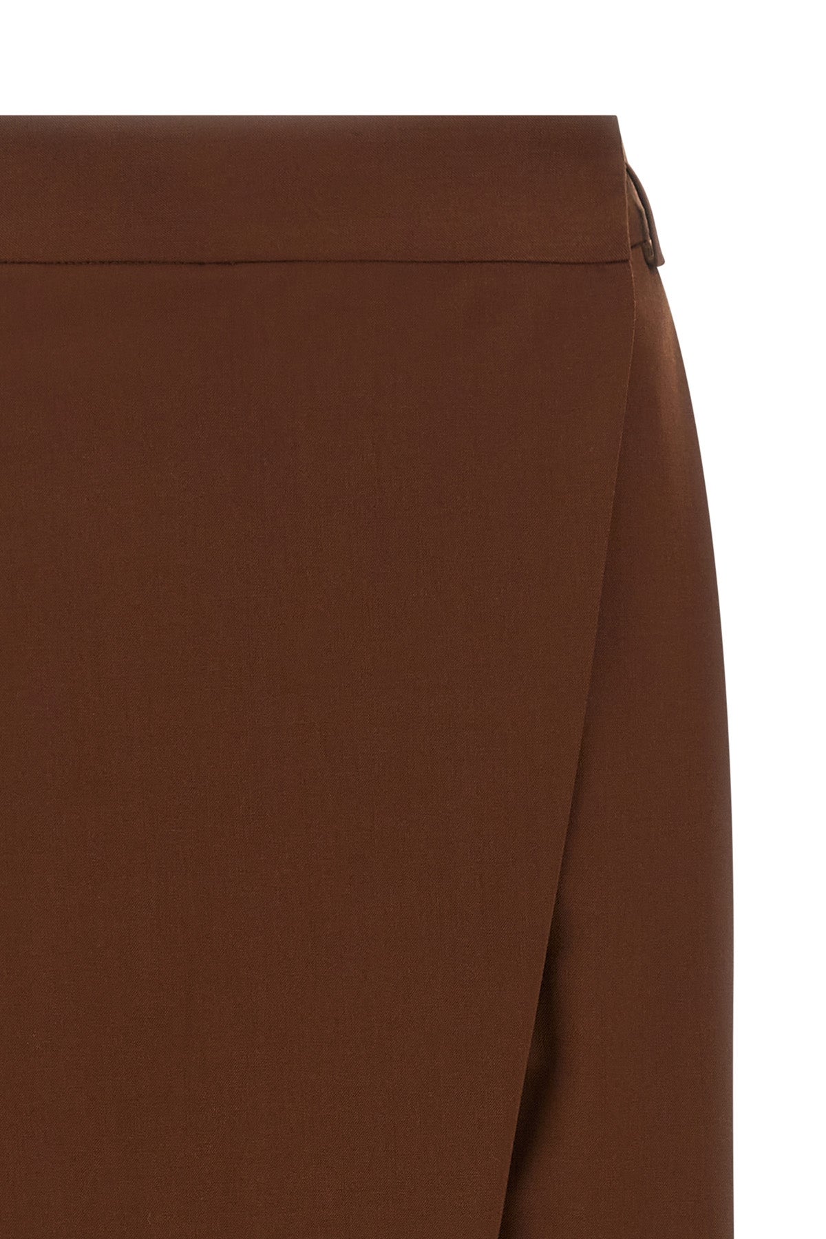 alberto biani trousers redefine the codes of contemporary tailoring through a hy