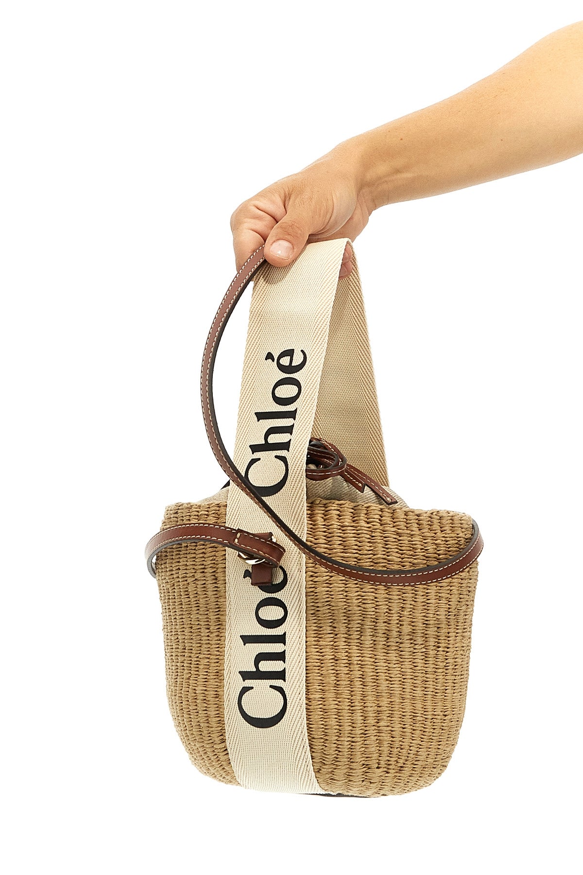 small woody straw bucket bag