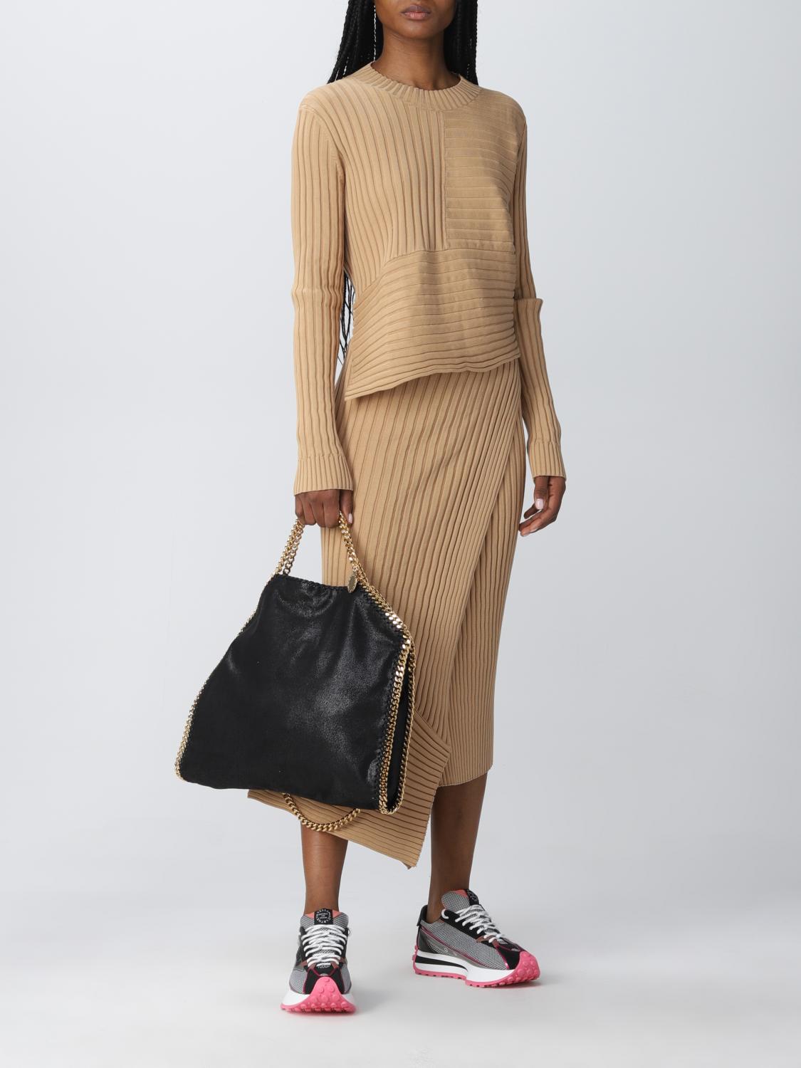 woman's tote bag