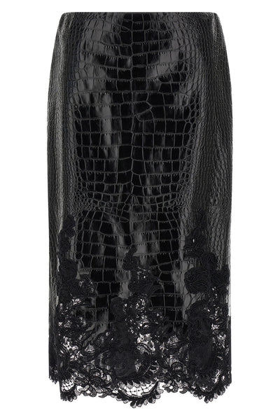 the ermanno scervino skirt defines a precise sartorial narrative through the con