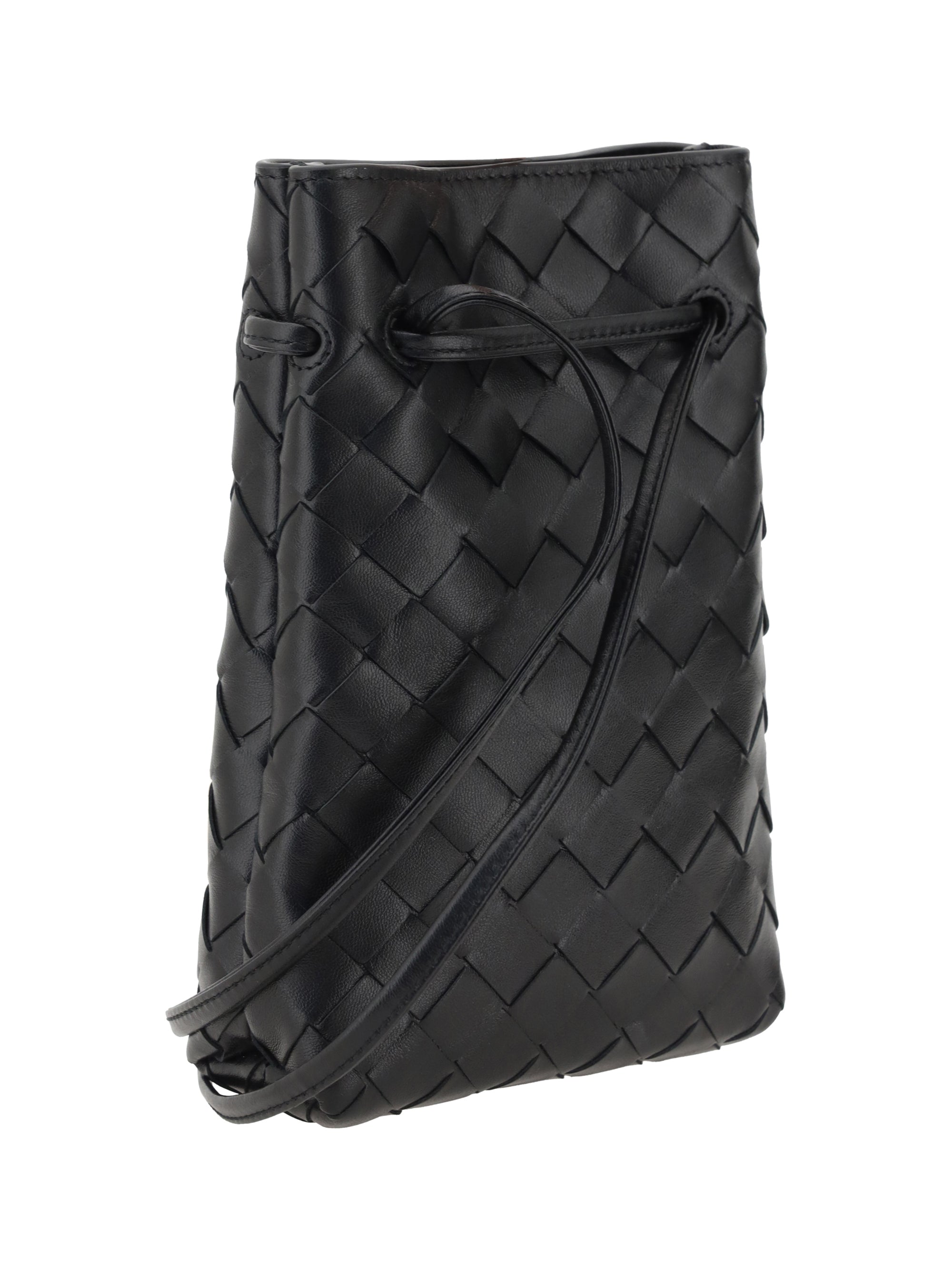 iconic intreccio shoulder bag