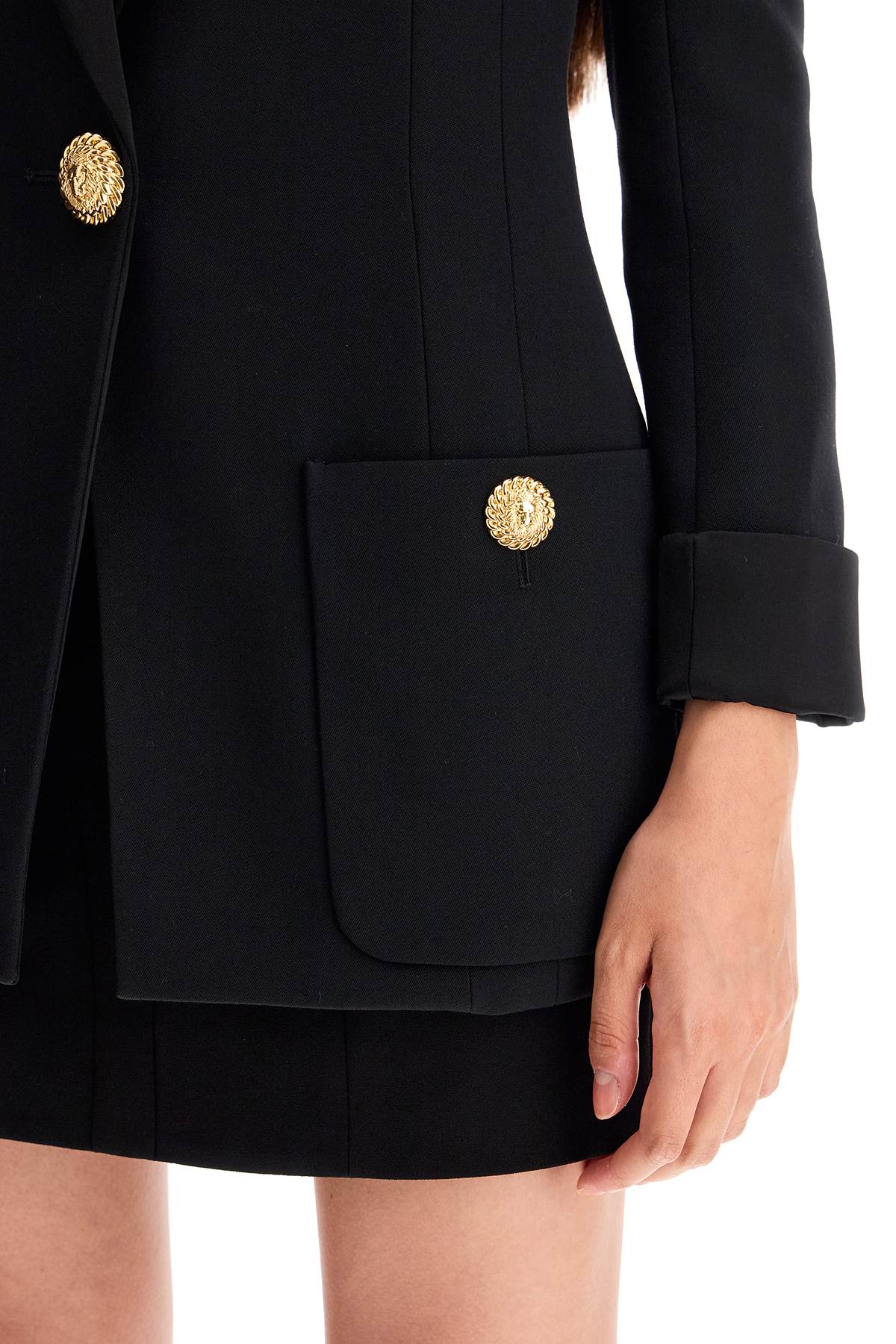 one-button jacket with lapels