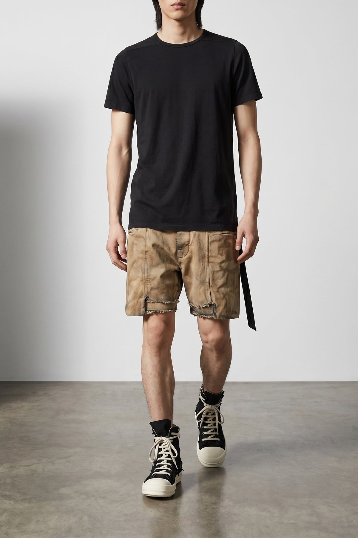 stefan cargo shorts in used-effect cotton denim