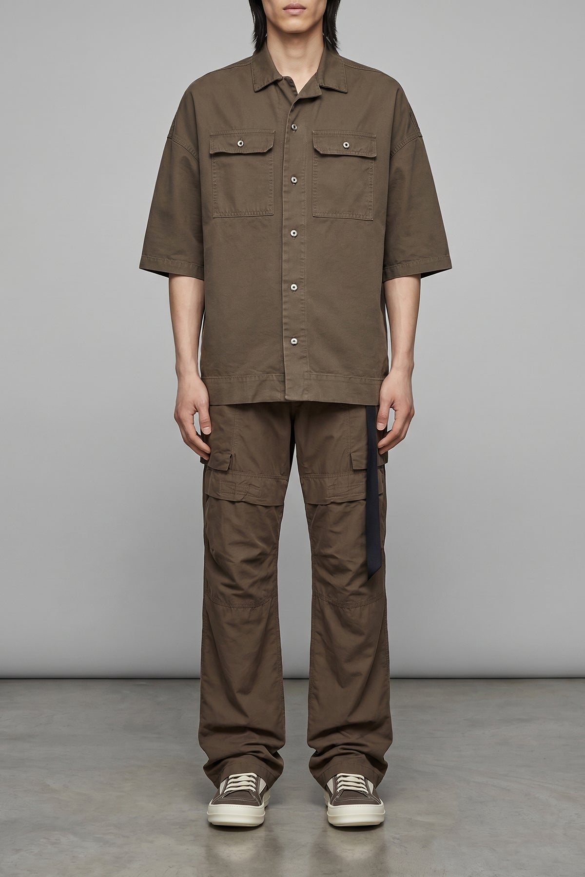 stefen cargo pants in light and crunchy cotton poplin fabric