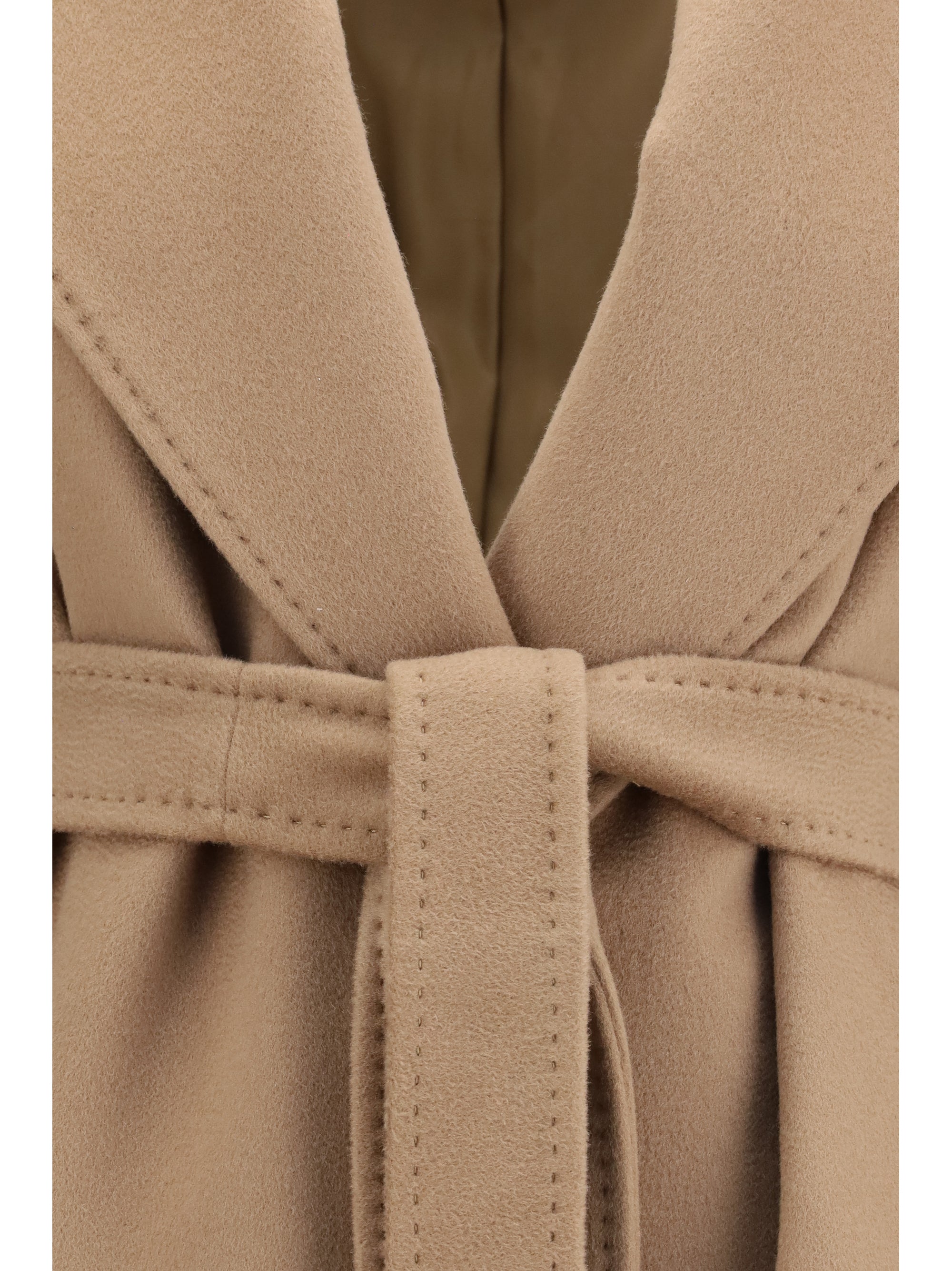 peak lapel coat