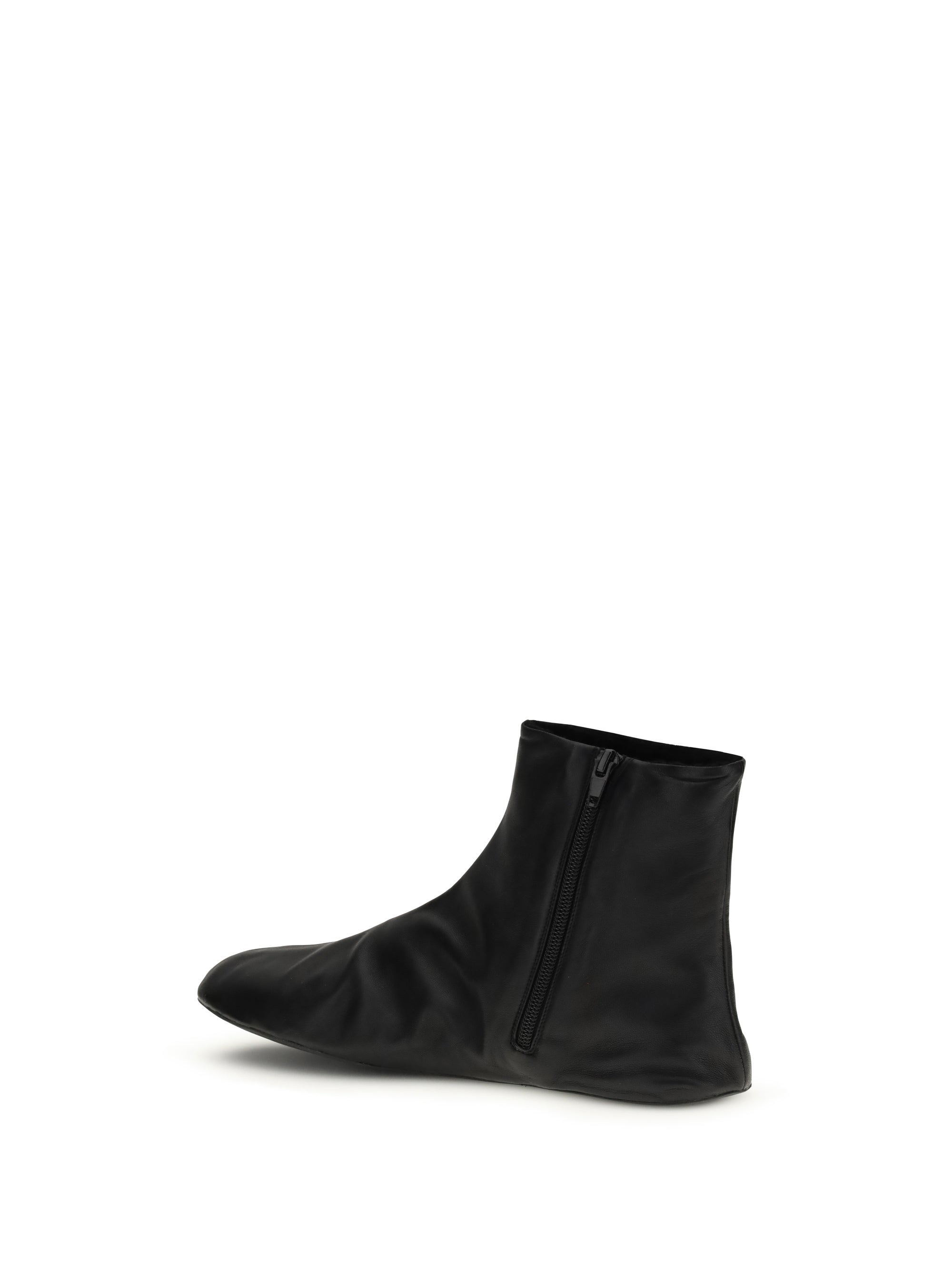 leather ankle boots lined with soft shearling