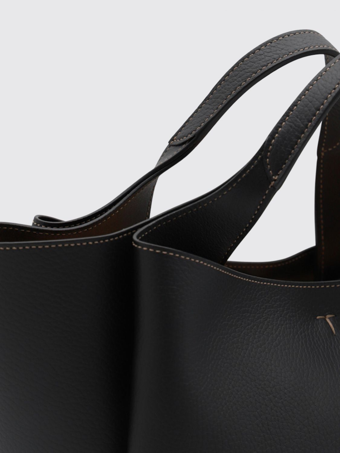 bag in grained leather