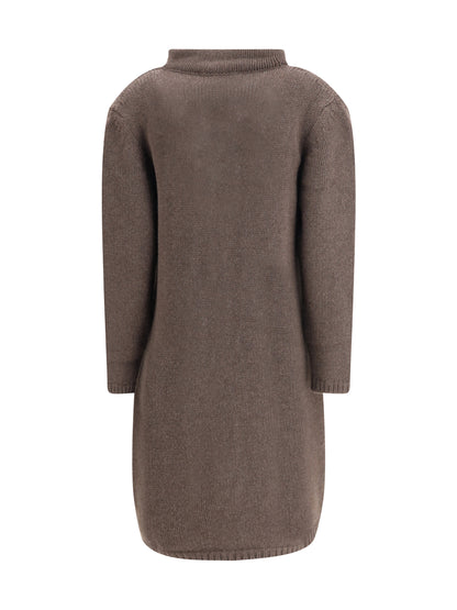 ELLA L semi-long sweater with a front hook-and-eye closure