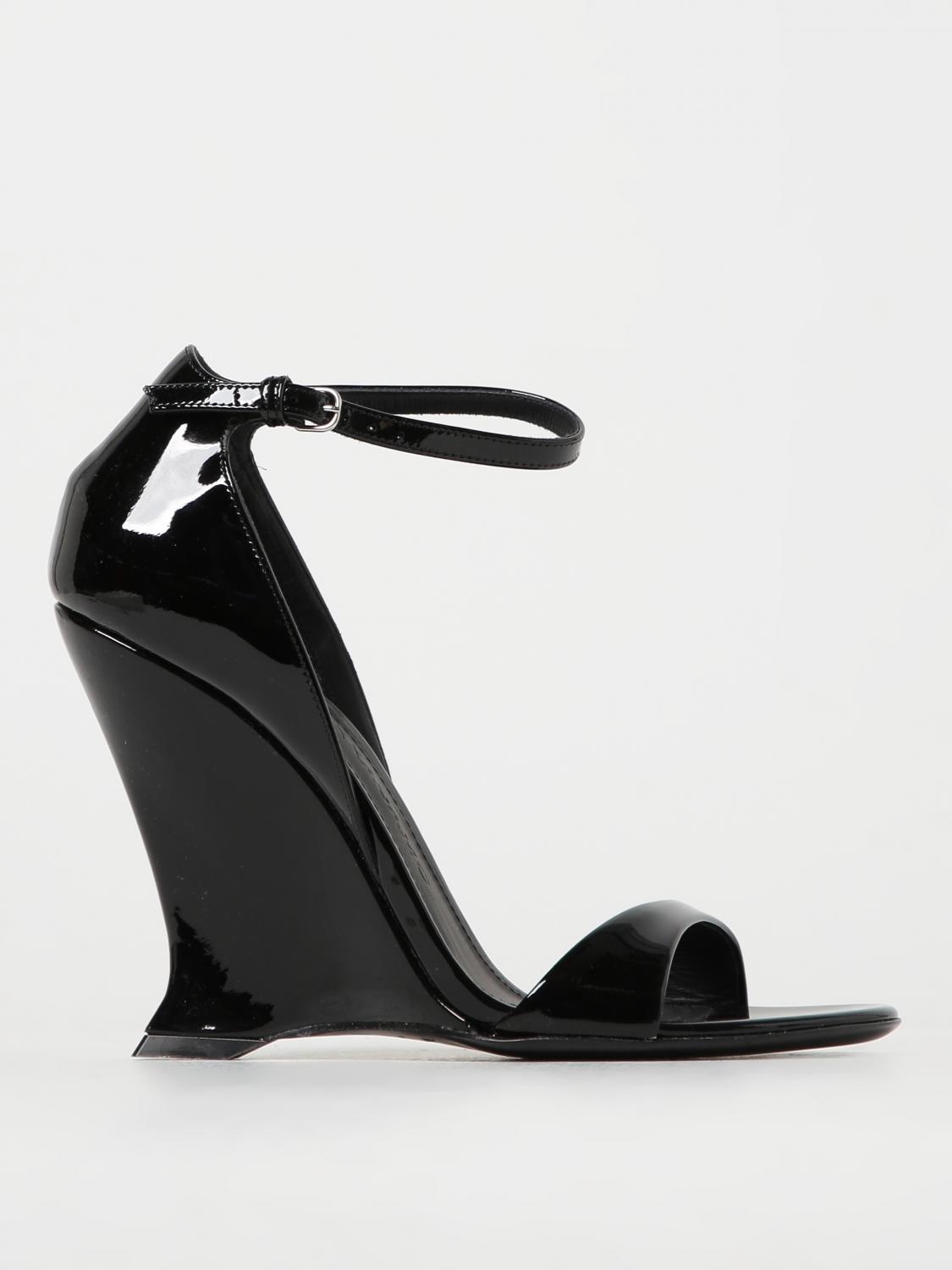 FERRAGAMO 10½ vidette patent leather sandals with wedge