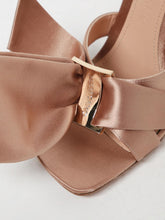 FERRAGAMO 6 helena sandals in satin with bow