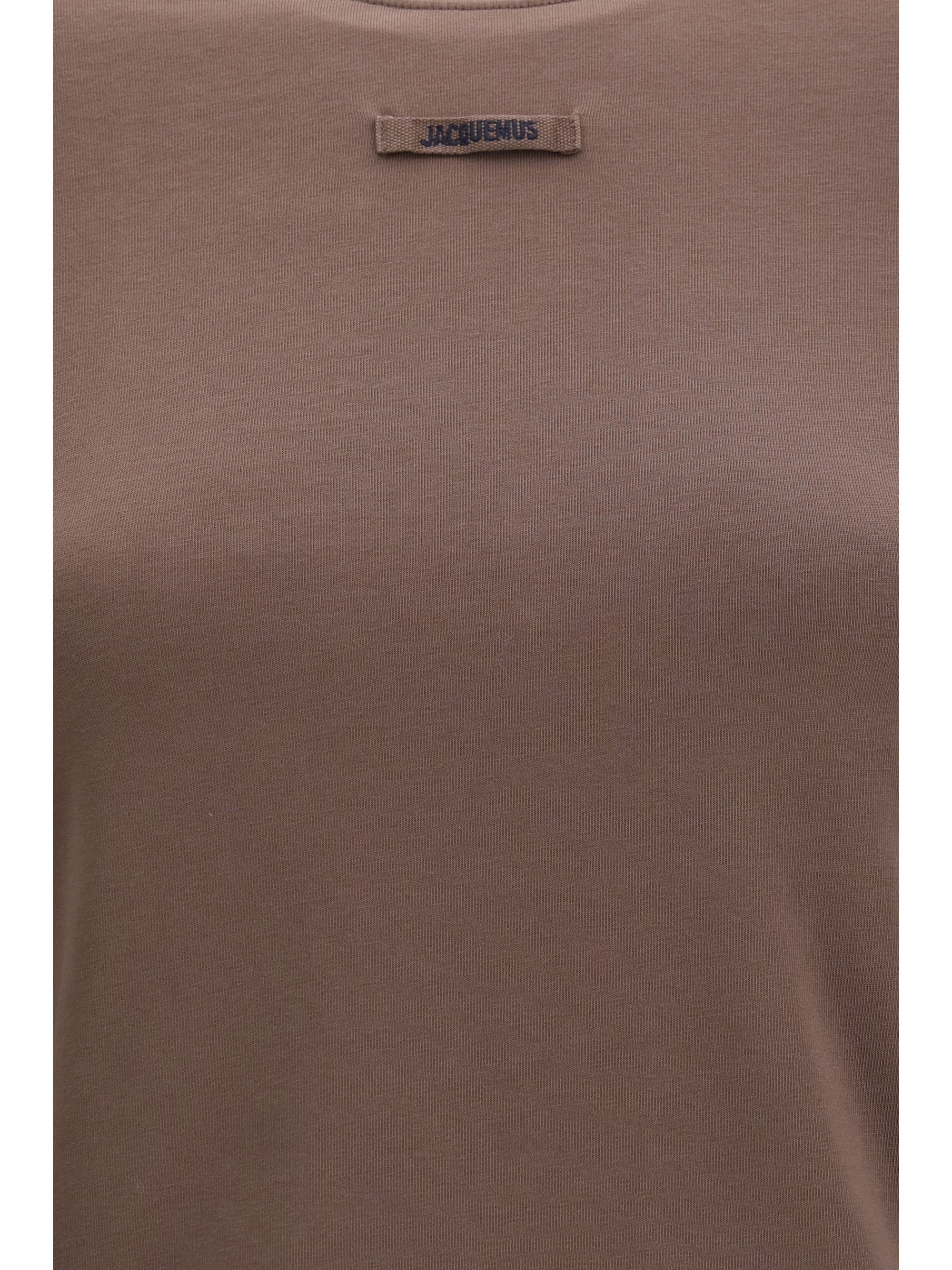 long-sleeve t-shirt