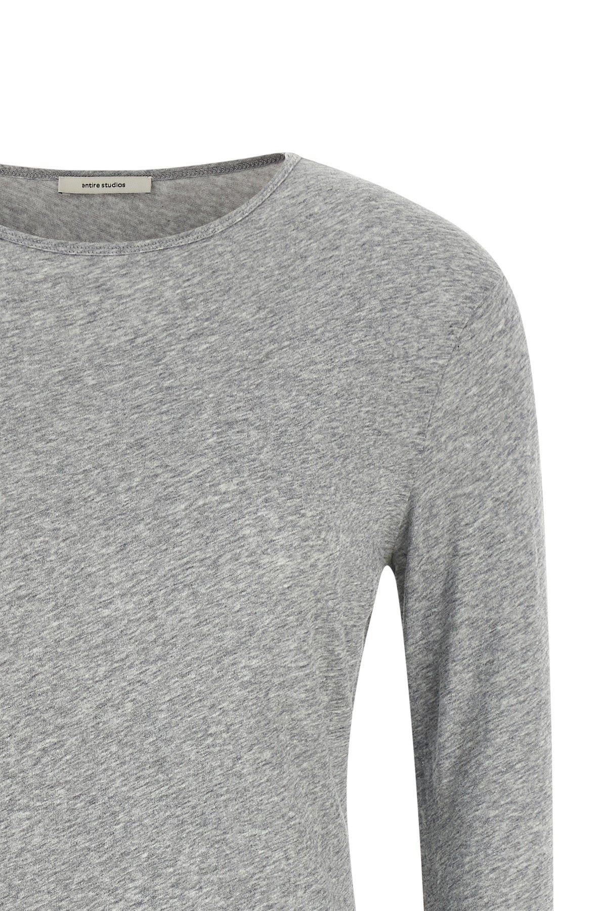 the entire studios long-sleeved t-shirt embodies a purist aesthetic through clea