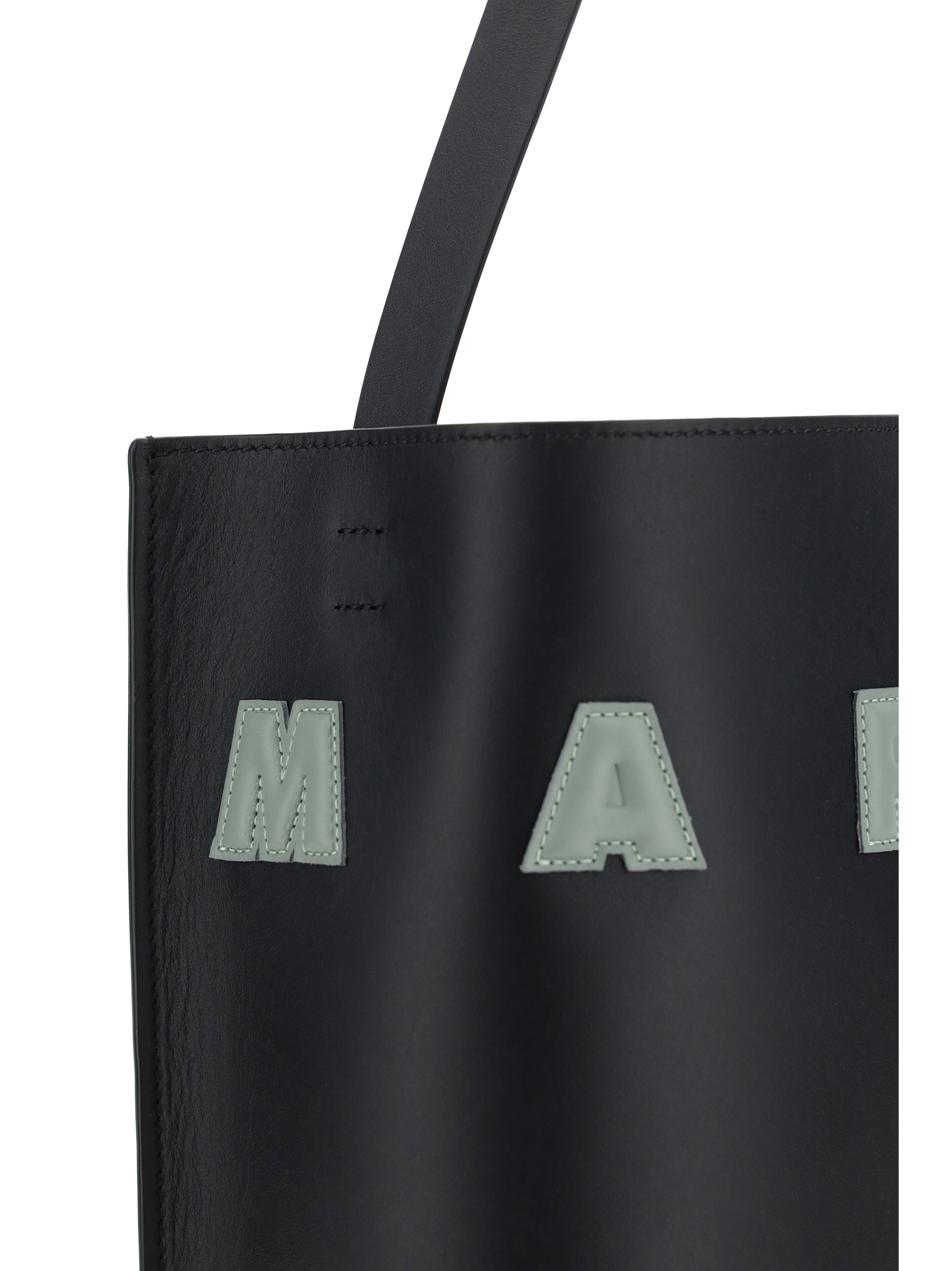 leather tote bag