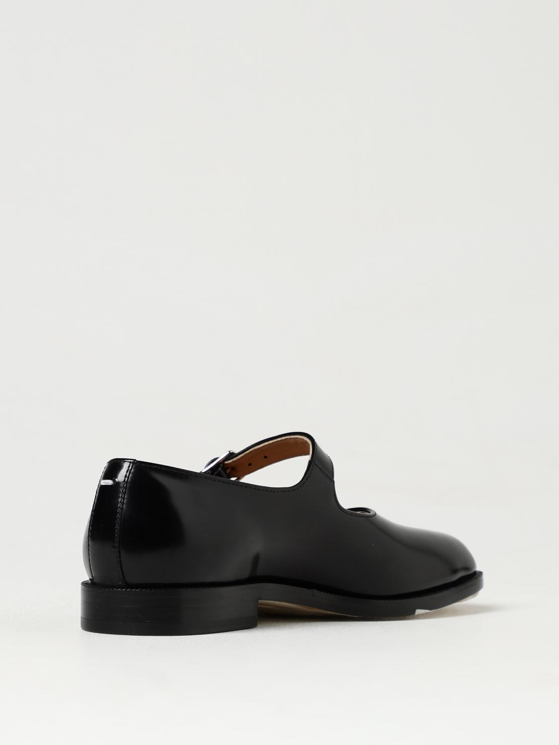 woman's ballet flat