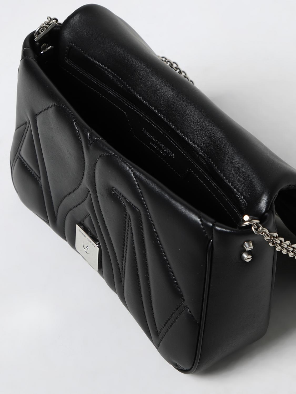 woman's shoulder bag