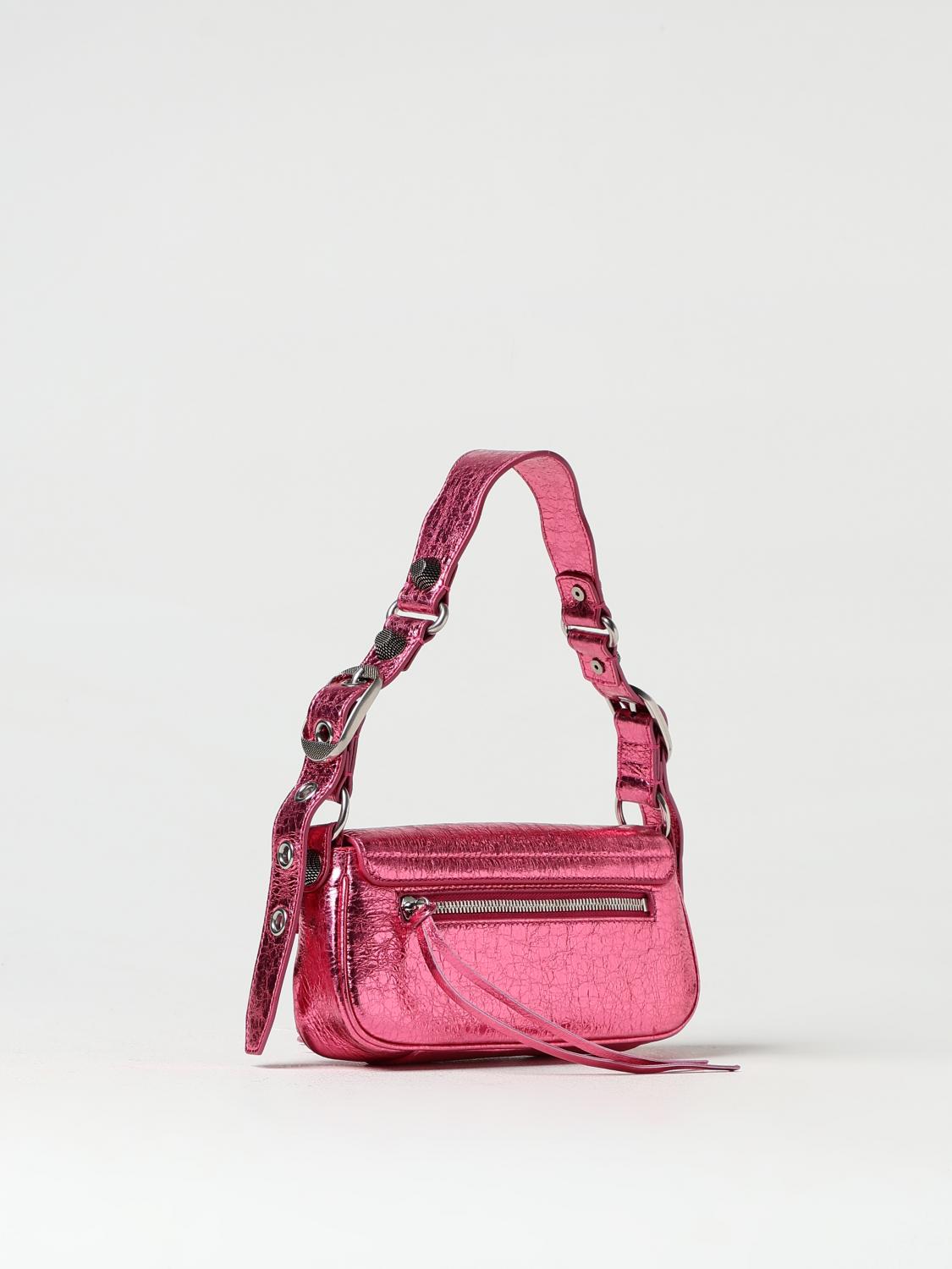 woman's shoulder bag