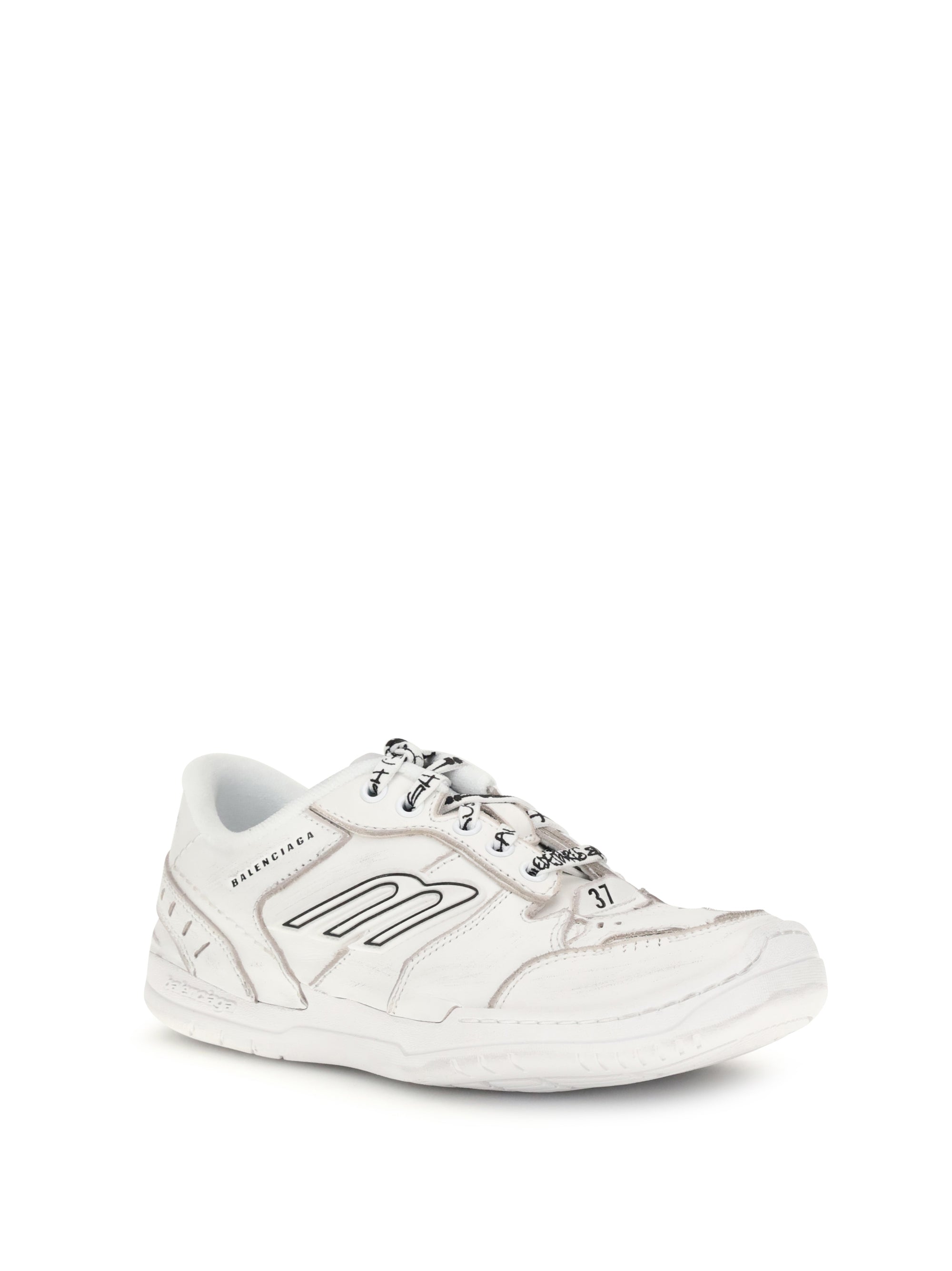 hamptons worn-out sneakers