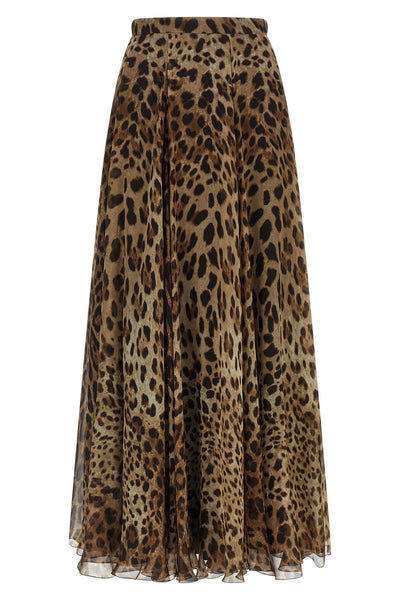 the long skirt by dolce & gabbana defines a fluid silhouette through the masterf