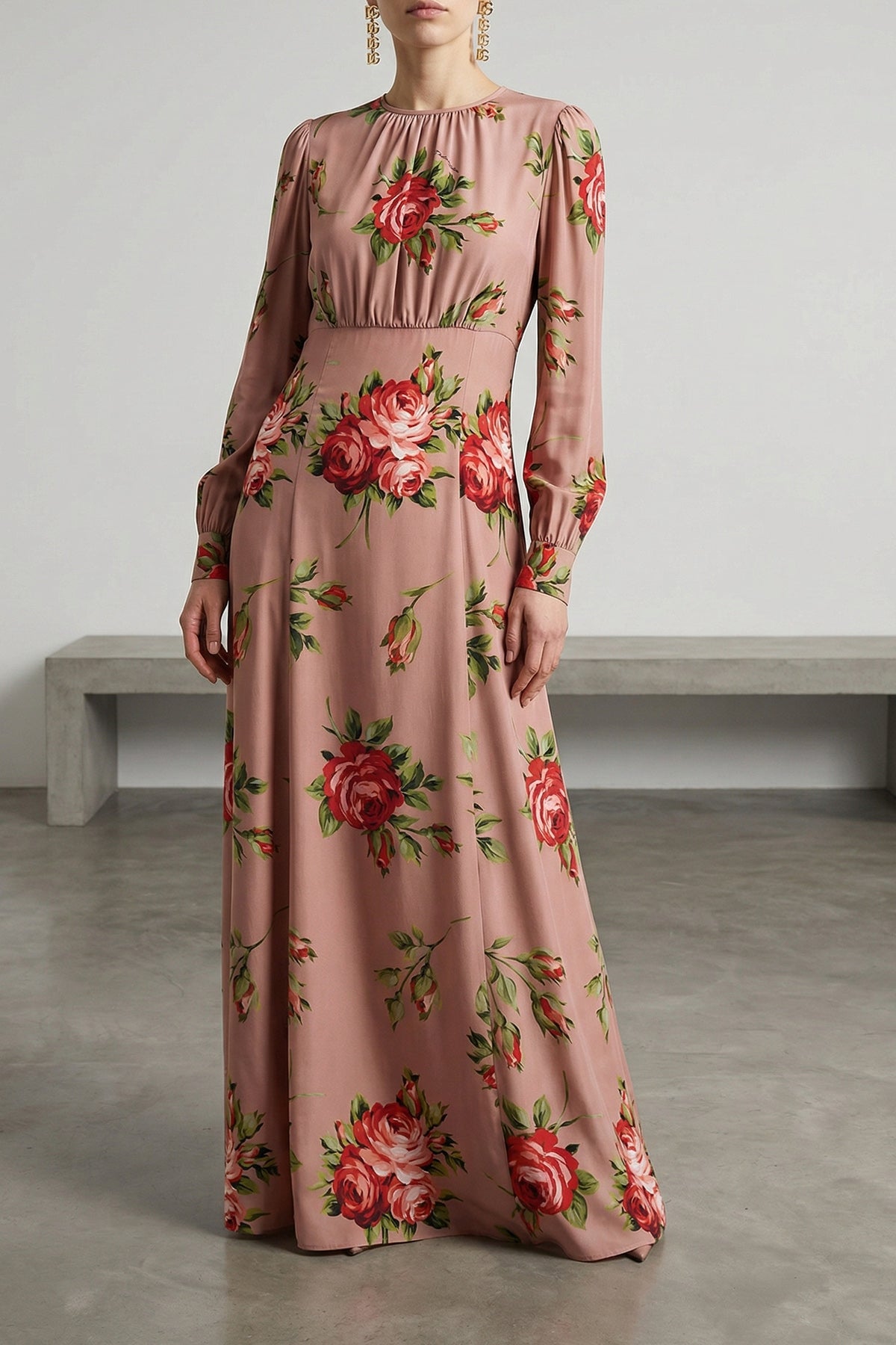 all-over long dress in silk crêpe