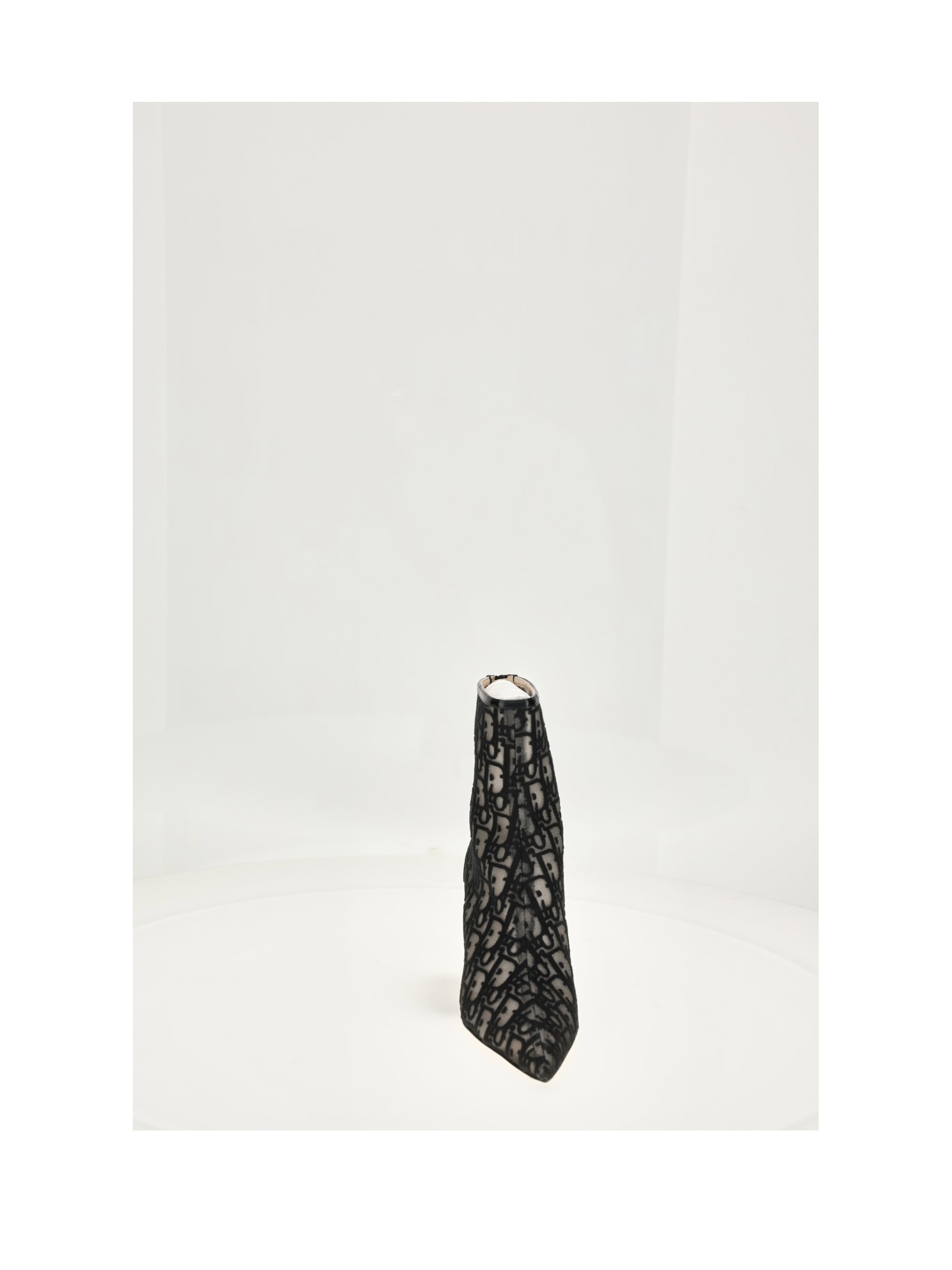 oblique bootie