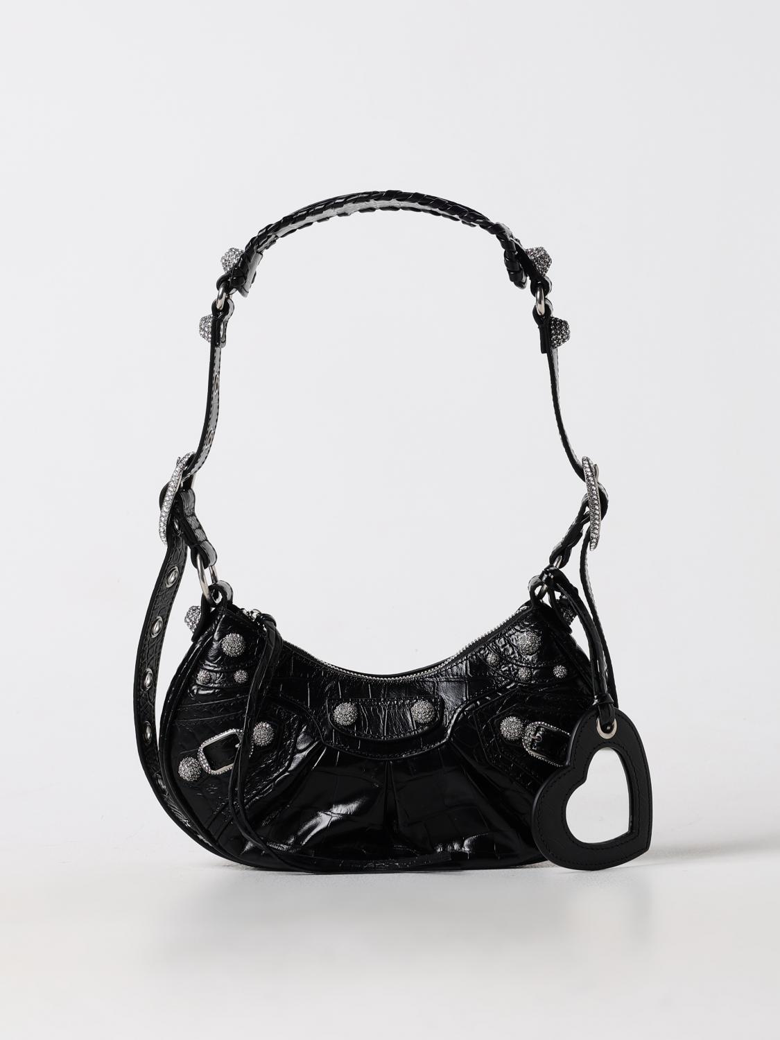 woman's shoulder bag