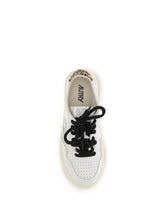 AUTRY 36 medalist low leather sneakers
