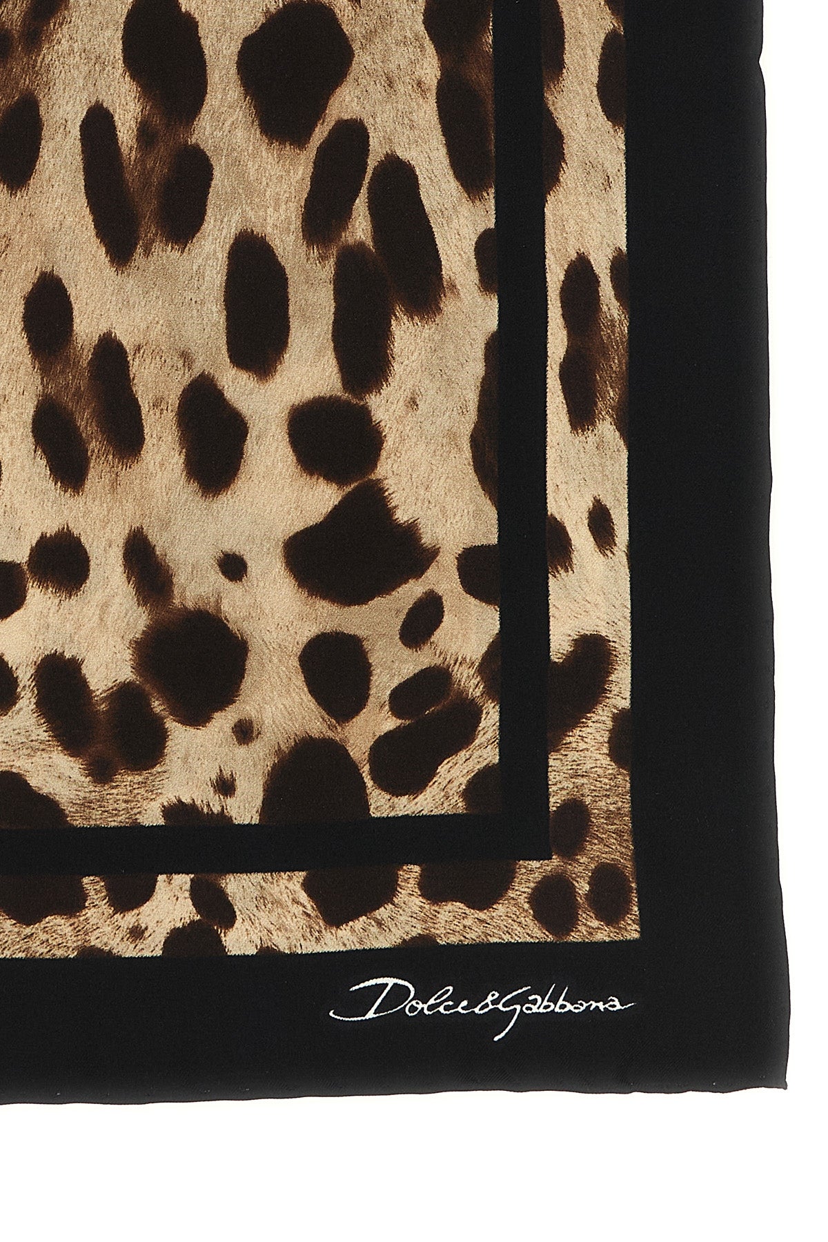 the dolce & gabbana scarf defines the aesthetics of the brand through an impecca