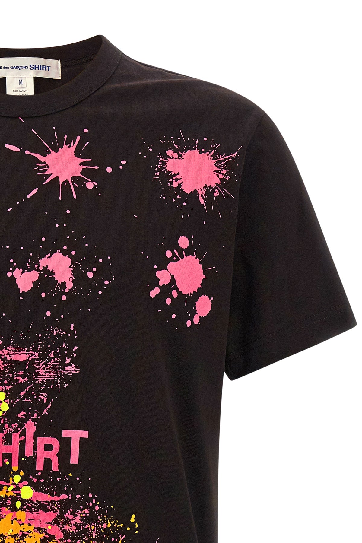the comme des garcons shirt t-shirt features a classic short-sleeved silhouette