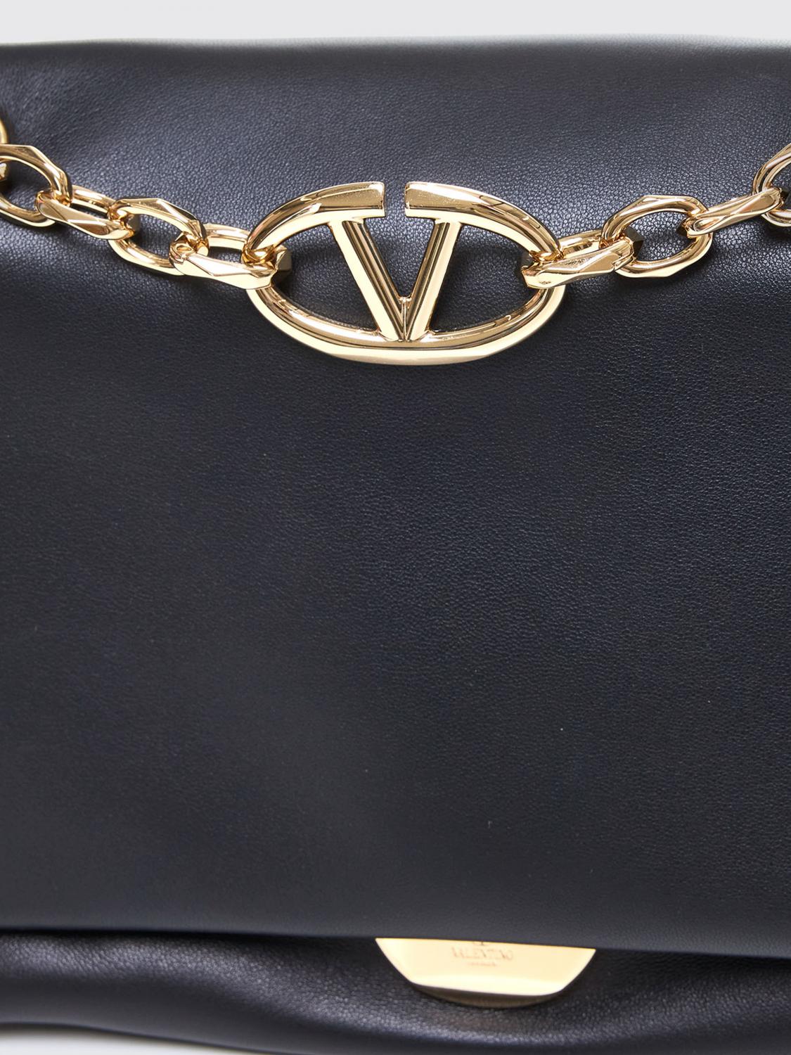 woman's shoulder bag
