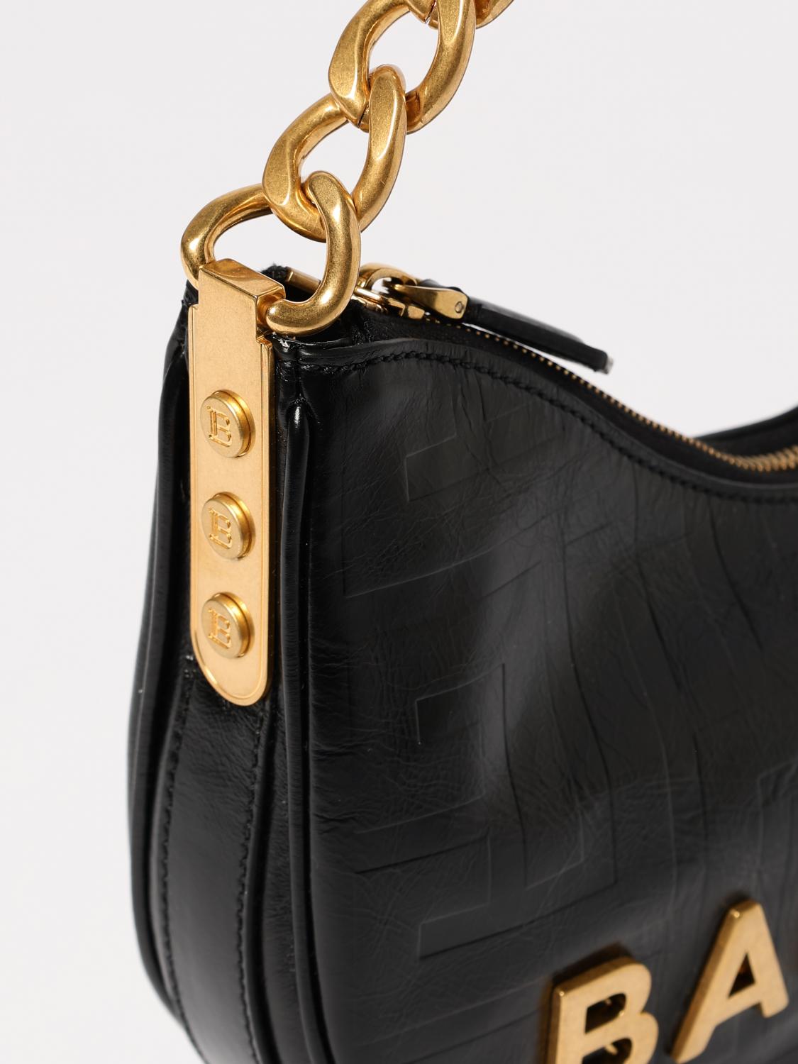 woman's shoulder bag