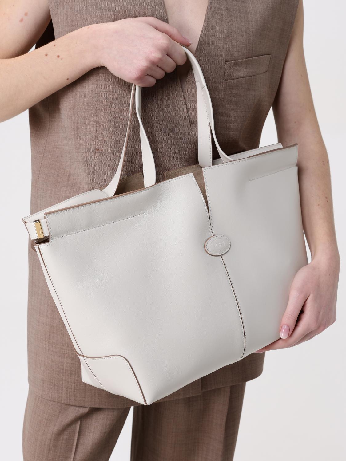 woman's tote bag