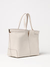 woman's tote bag