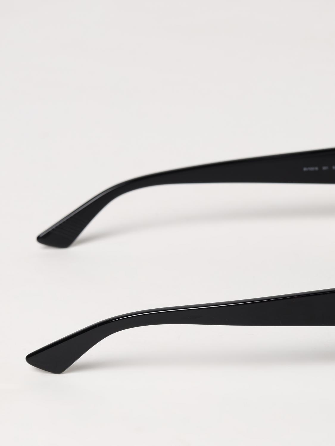 woman's sunglasses