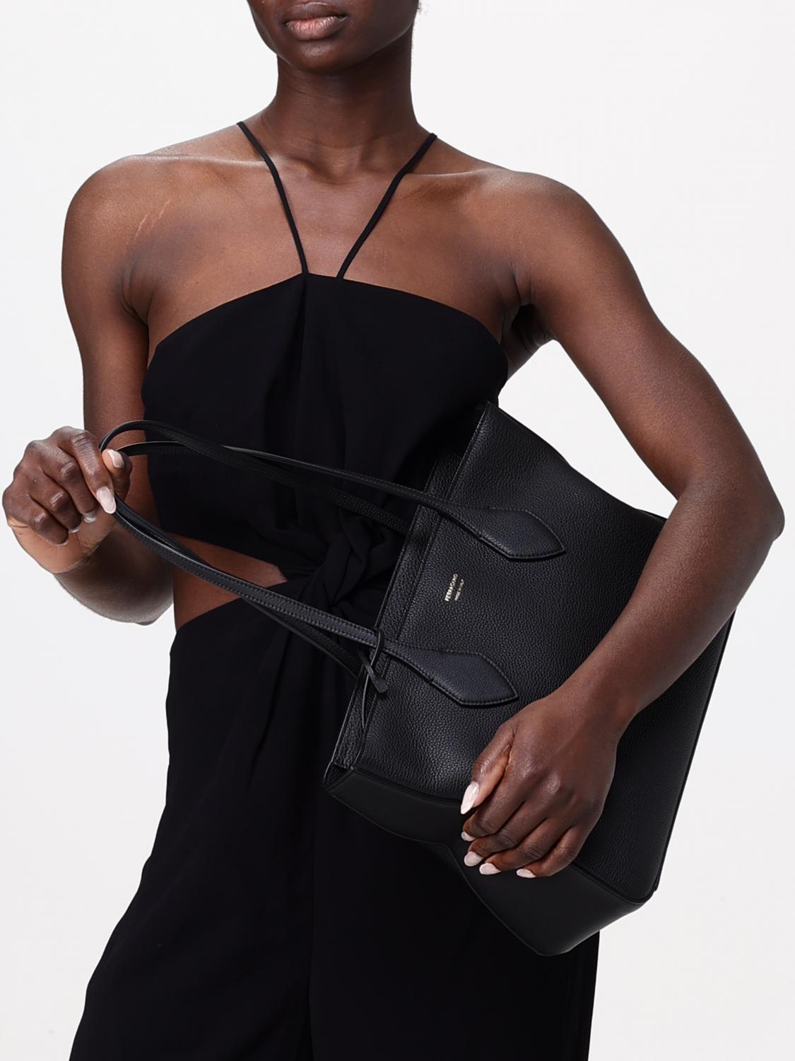woman's shoulder bag