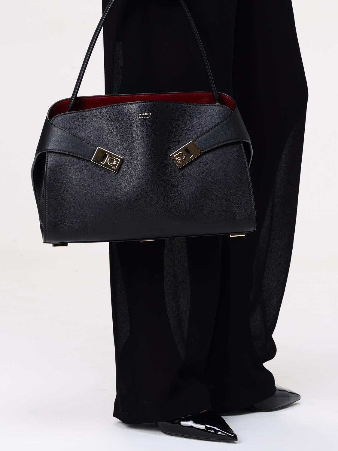 woman's shoulder bag