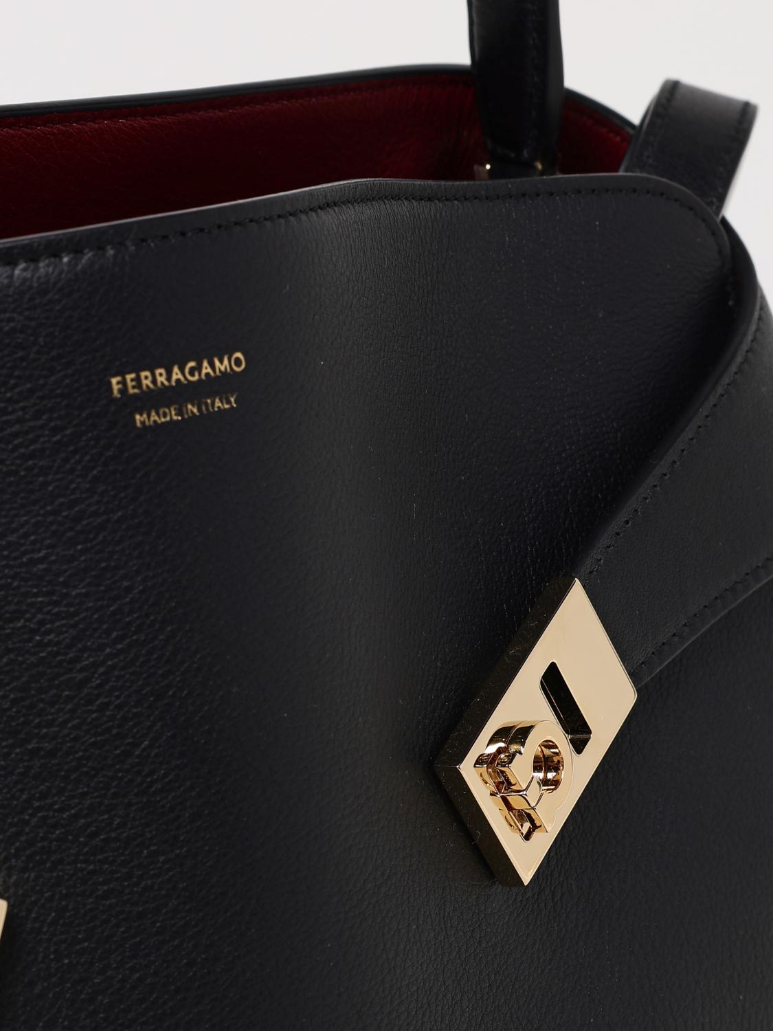 woman's shoulder bag