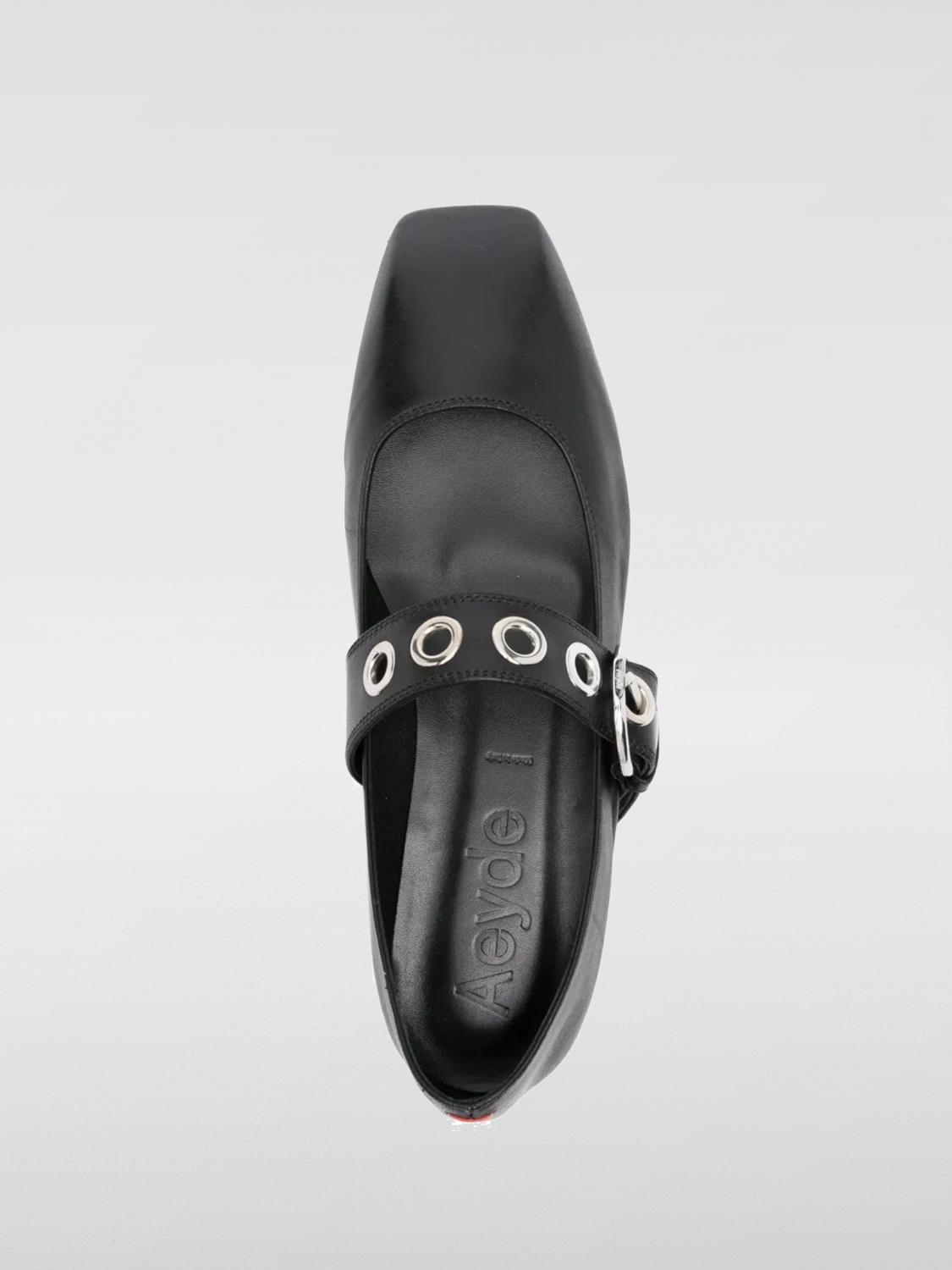 woman's ballet flat