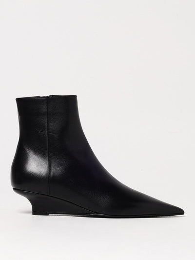 woman's boots