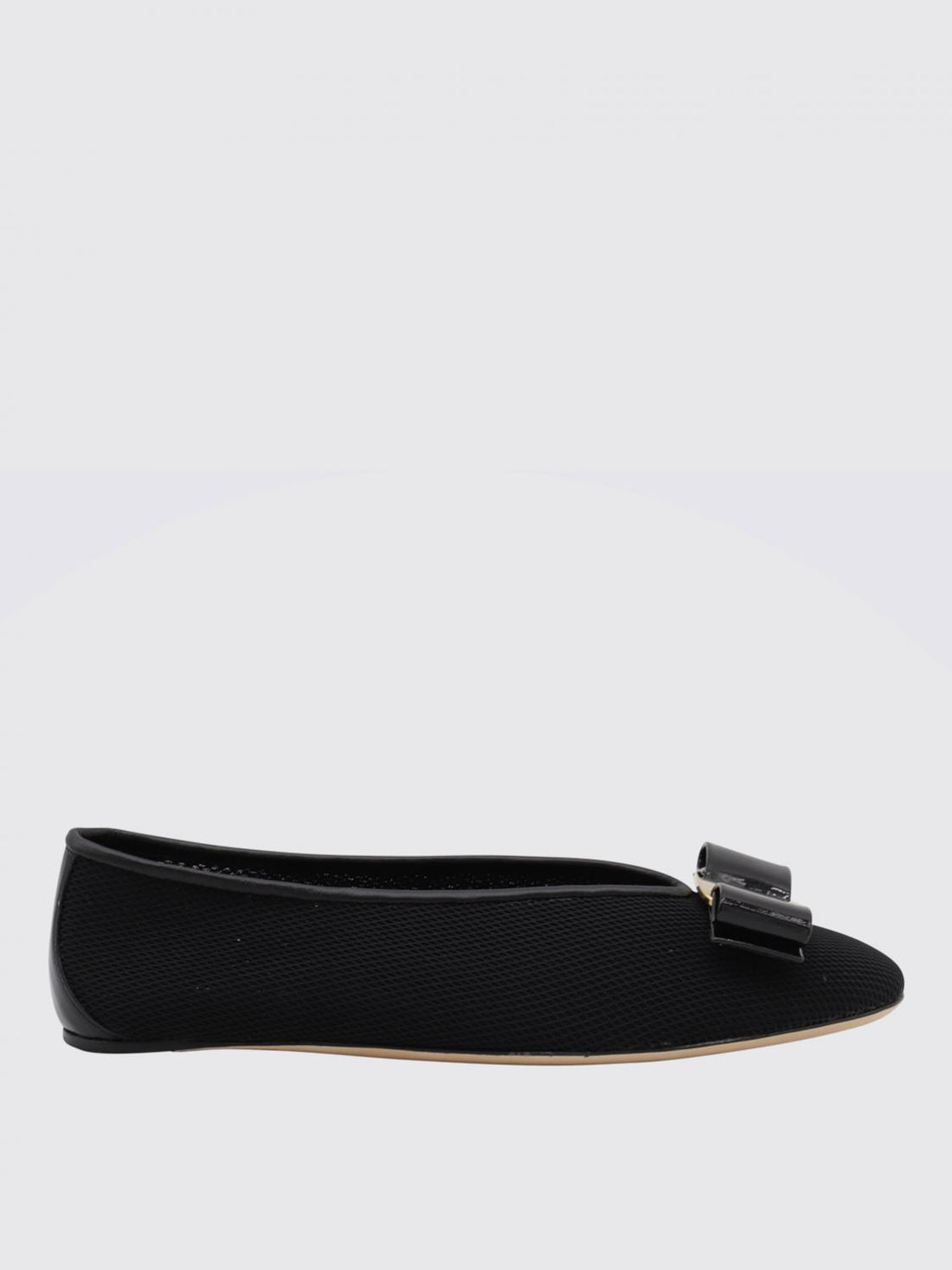 ferragamo-woman-s-ballet-flats-01j965-782204-black