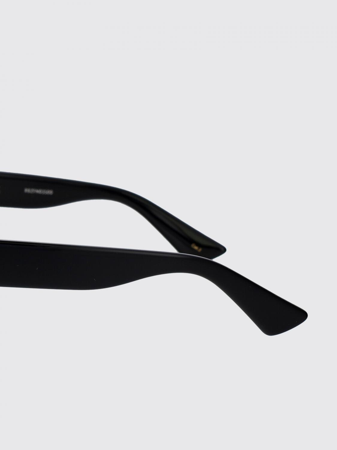 woman's sunglasses