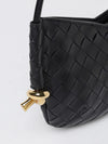 woman's shoulder bag