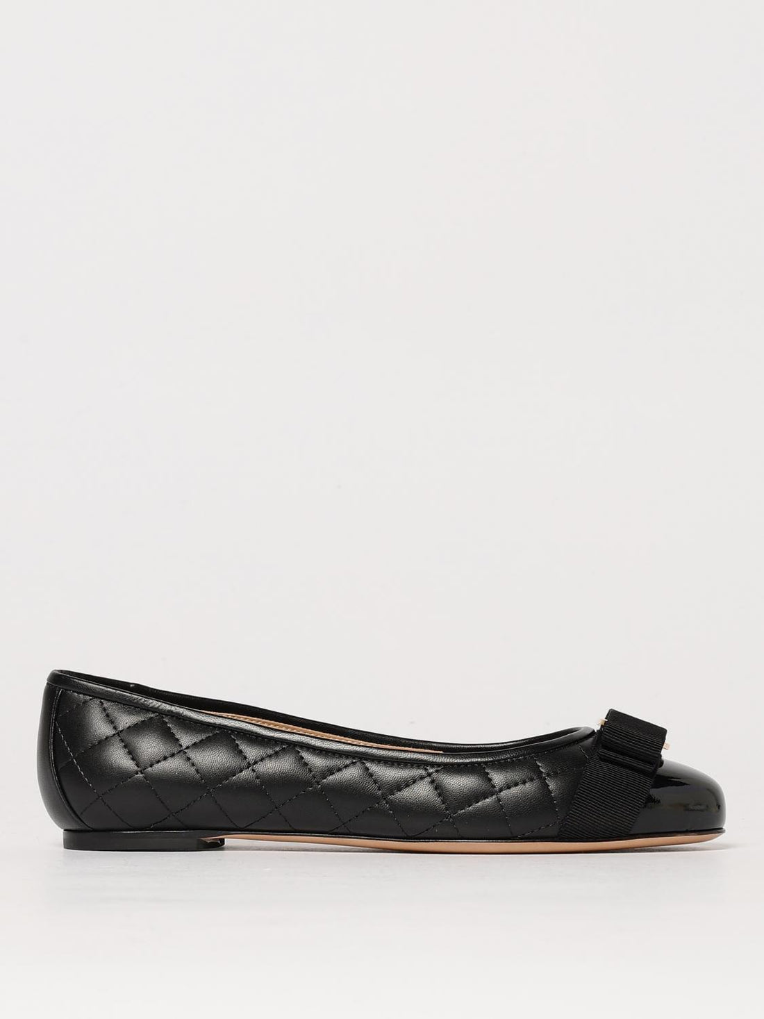 ferragamo-woman-s-ballet-flats-01m831-672100-black